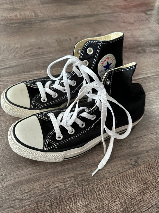 Women's 7.5 Converse