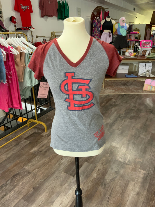 Medium Cardinals Top