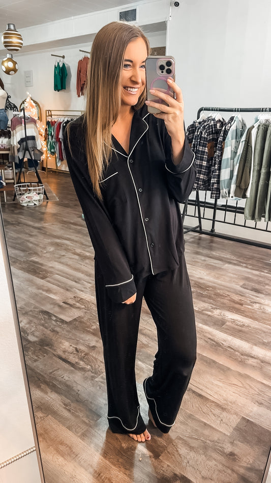 Must Be Dreaming Pajama Set - Black